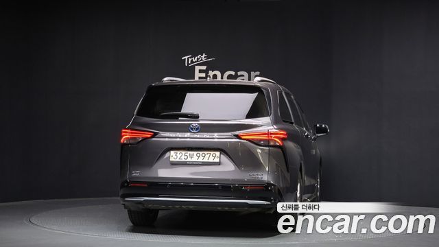 Toyota Sienna 4-го поколения 2.5 Hybrid AWD - фото 3