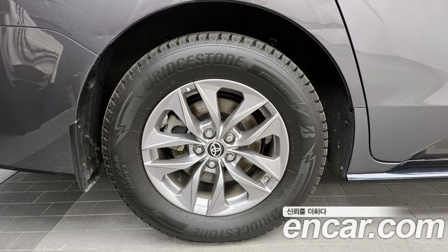 Toyota Sienna 4-го поколения 2.5 Hybrid AWD - фото 4