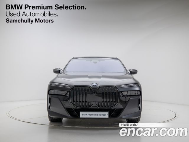 BMW i7 G70 xDrive 60 M sport - фото 1