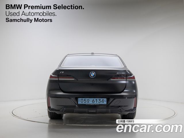 BMW i7 G70 xDrive 60 M sport - фото 2
