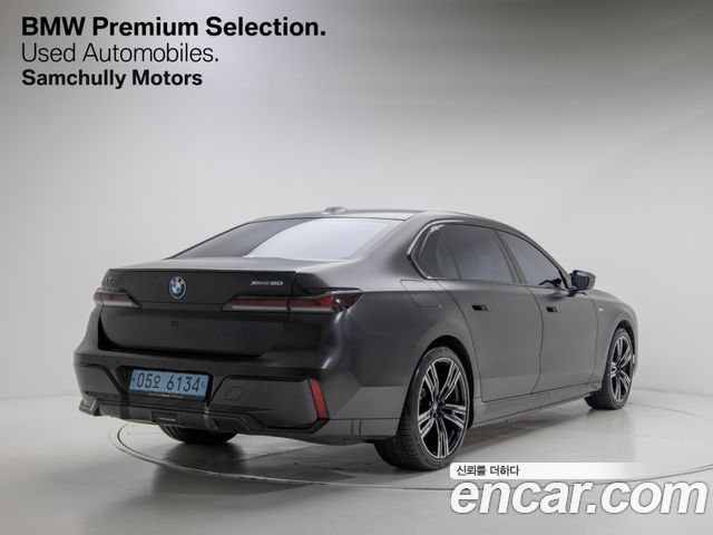 BMW i7 G70 xDrive 60 M sport - фото 3