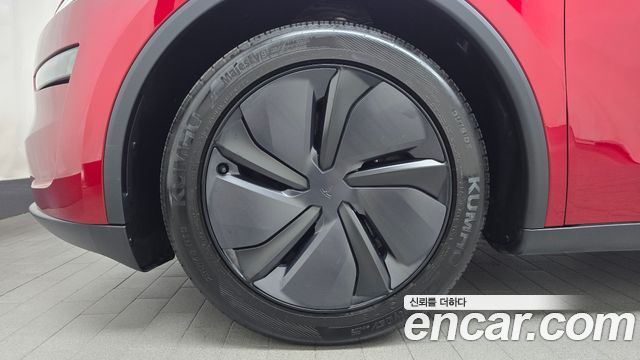 Tesla Model Y RWD - фото 4