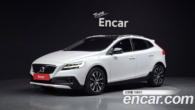 Volvo V40 D3 - фото 0