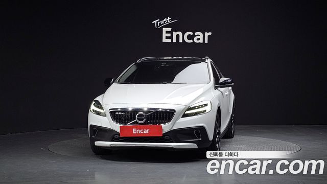 Volvo V40 D3 - фото 2