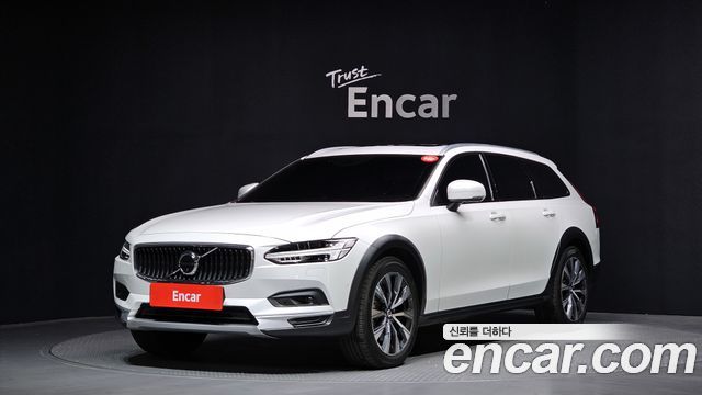 Volvo V90 B5 Pro AWD - фото 0