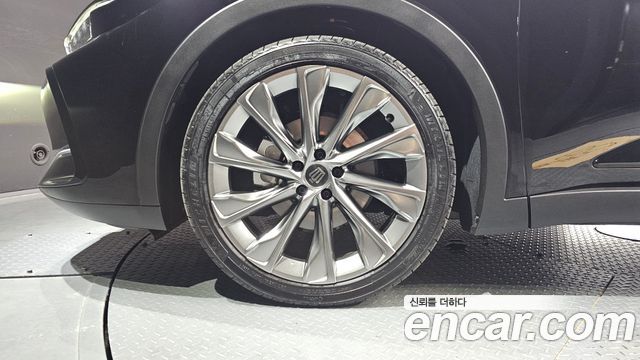 Toyota Crown 2.5 4WD Hybrid - фото 4