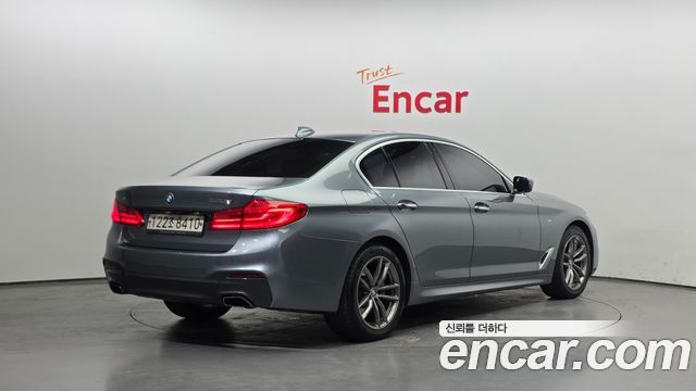 BMW 5-Series G30 520d xDrive M Sport Package - фото 1