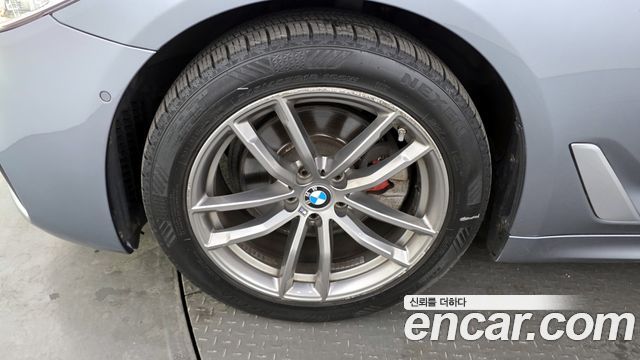BMW 5-Series G30 520d xDrive M Sport Package - фото 4