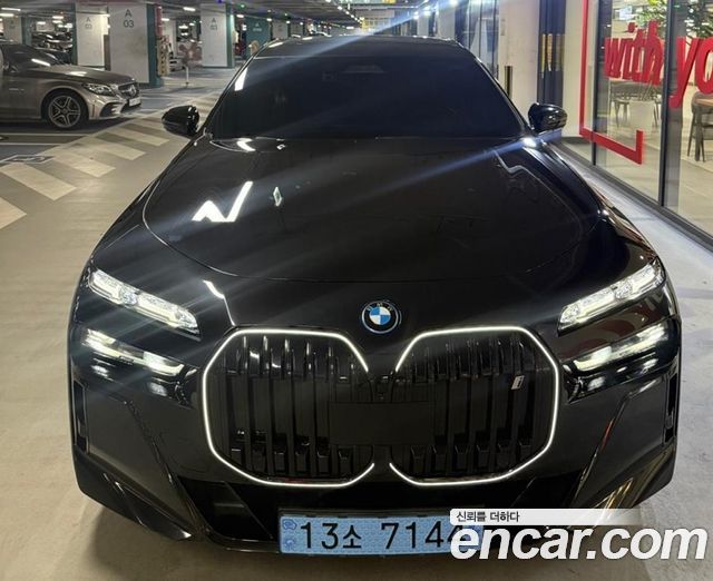 BMW i7 G70 eDrive 50 M Sport - фото 0