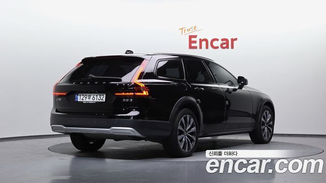 Volvo V90 B5 Pro AWD - фото 1