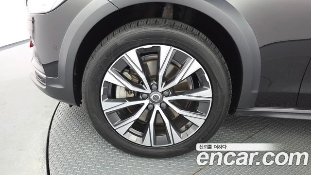 Volvo V90 B5 Pro AWD - фото 4