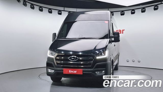 Hyundai Solati 15-seater Luxury - фото 2