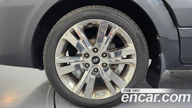 Hyundai Solati 15-seater Luxury - фото 4