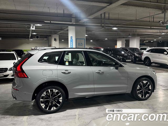 Volvo XC60 2-го поколения B5 Ultra Dark Air Sus - фото 0