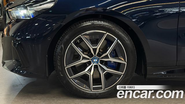 BMW i5 G60 eDrive 40 M Sport - фото 4