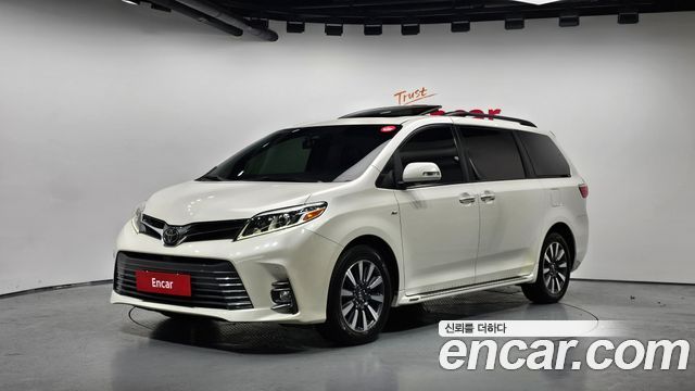 Toyota Sienna 3.5 AWD - фото 0
