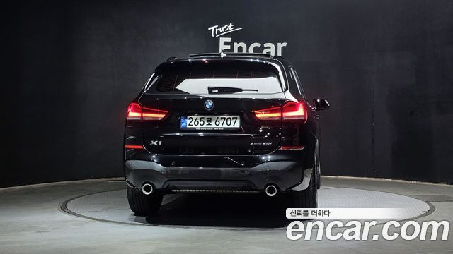 BMW X1 F48 xDrive 20i M Sport - фото 3