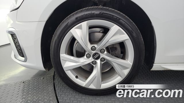 Audi A4 B9 40 TFSI Premium - фото 4
