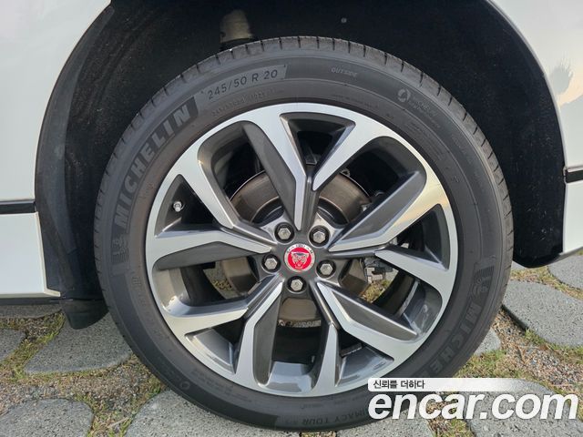 Jaguar I-PACE EV400 HSE - фото 4
