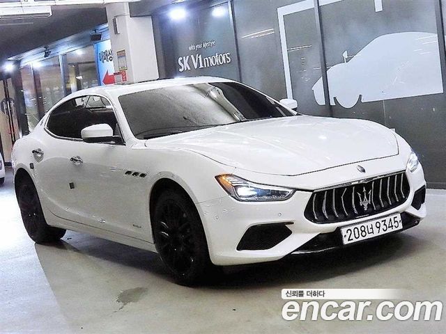 Maserati Ghibli 3.0 Diesel GranSport 3rd - фото 0