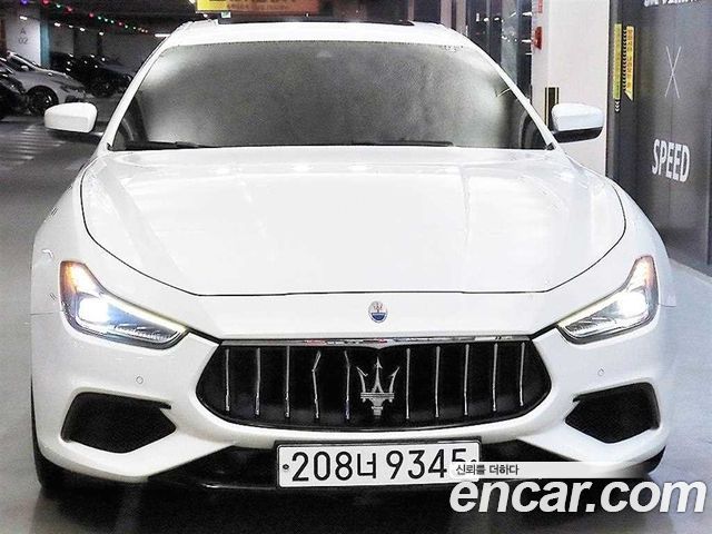Maserati Ghibli 3.0 Diesel GranSport 3rd - фото 1