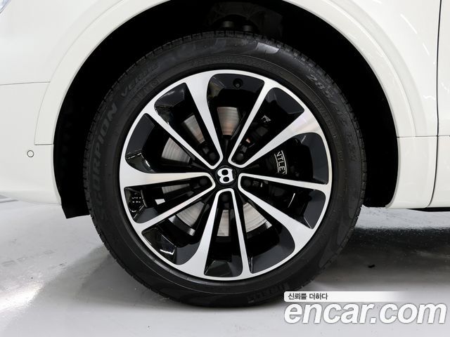 Bentley Bentayga 4.0 V8 Base - фото 4