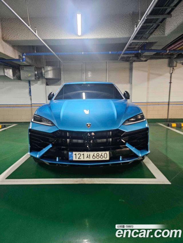 Lamborghini Urus 4.0 V8 SE - фото 0