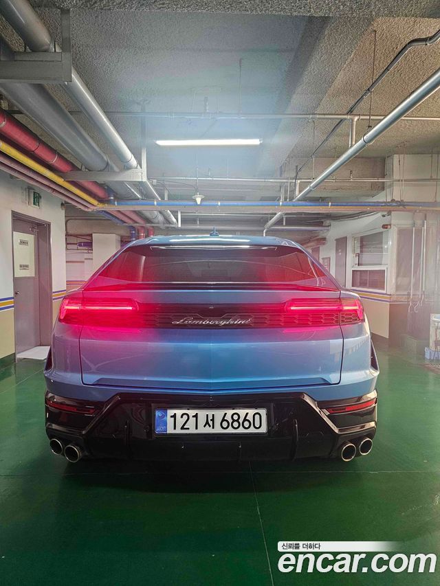 Lamborghini Urus 4.0 V8 SE - фото 1