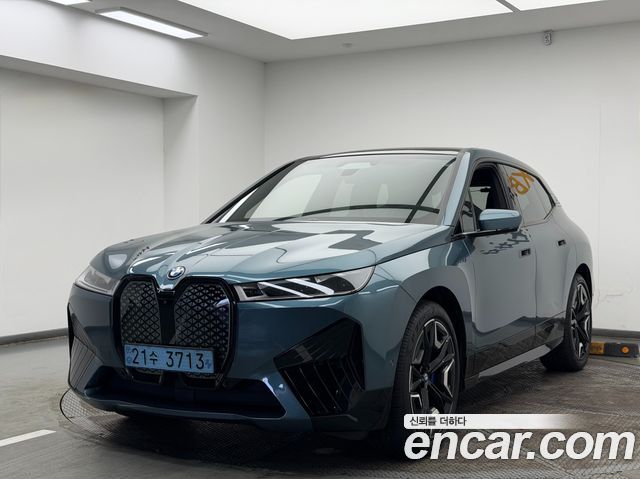 BMW iX xDrive50 Sports Plus - фото 0