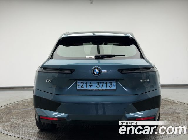 BMW iX xDrive50 Sports Plus - фото 3
