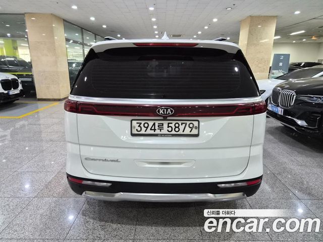 Kia Carnival 4-го поколения 9-Seater Signature - фото 3