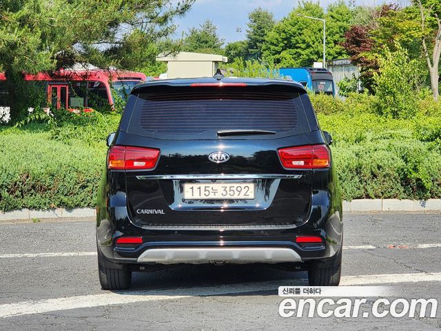 Kia Carnival Новый 9-Seater Noblesse Special - фото 1