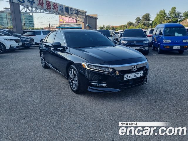 Honda Accord 10-го поколения 2.0 Hybrid Touring - фото 2