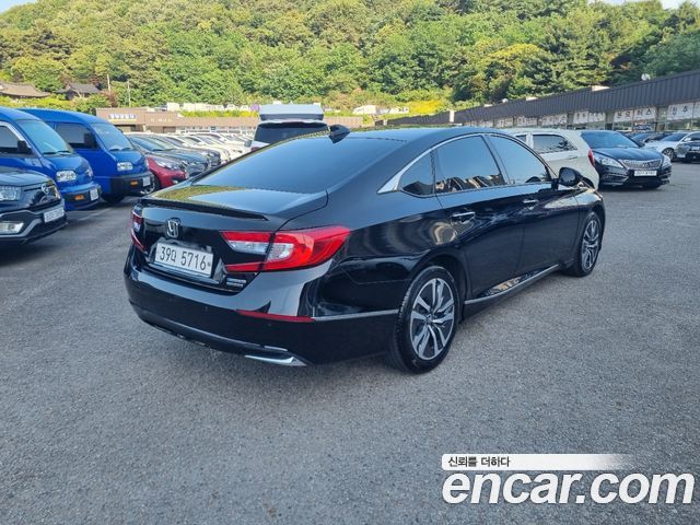 Honda Accord 10-го поколения 2.0 Hybrid Touring - фото 4