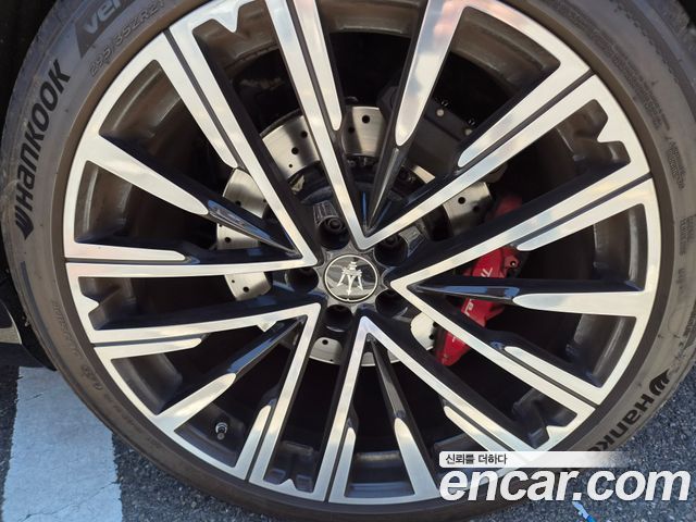 Maserati Grecale 3.0 AWD Trofeo - фото 3