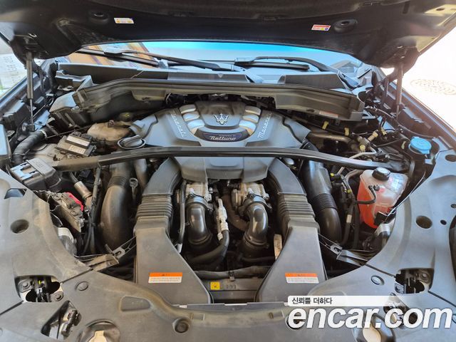 Maserati Grecale 3.0 AWD Trofeo - фото 4