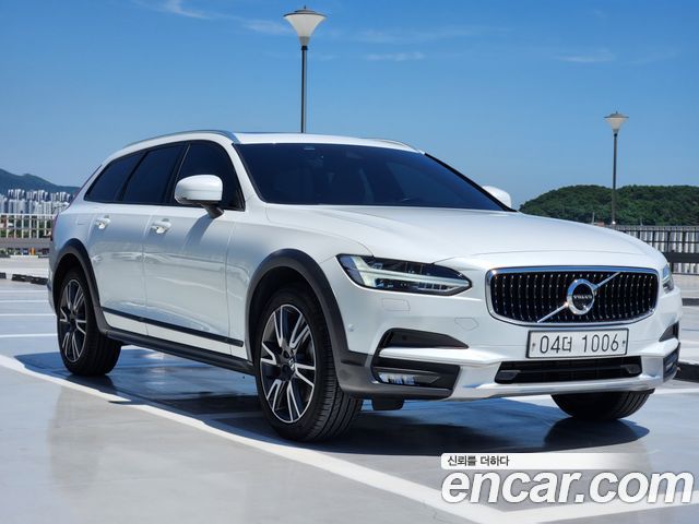 Volvo V90 T5 Pro AWD - фото 1
