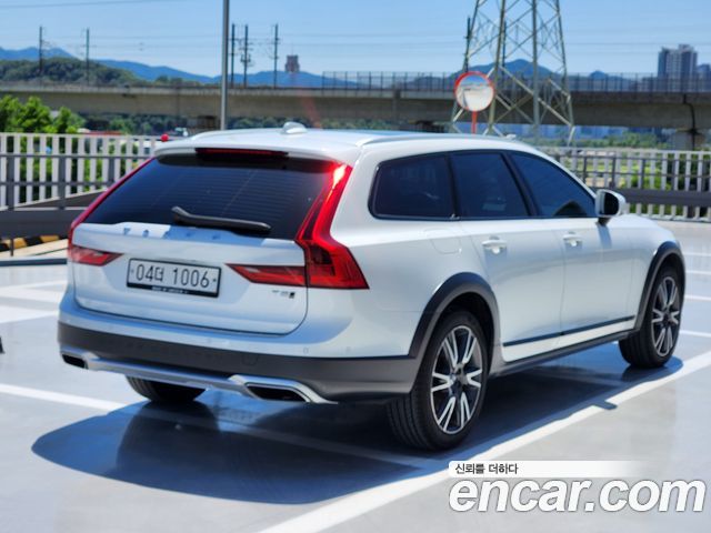 Volvo V90 T5 Pro AWD - фото 3