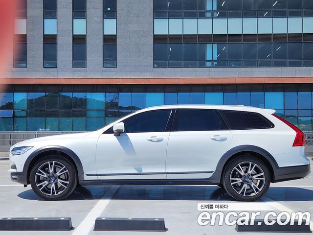 Volvo V90 T5 Pro AWD - фото 4