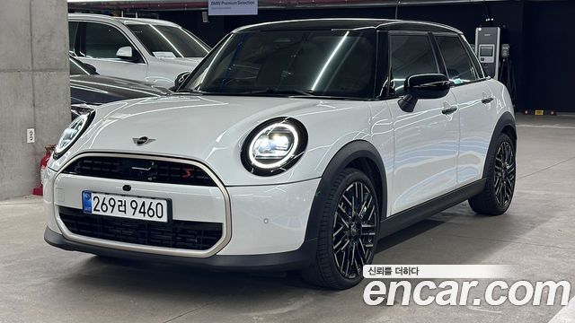 Mini Cooper 4-го поколения 5 Door Favoured - фото 0