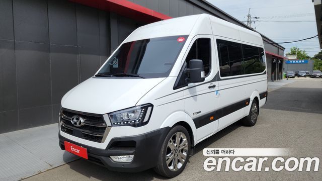 Hyundai Solati 15-seater Luxury - фото 0