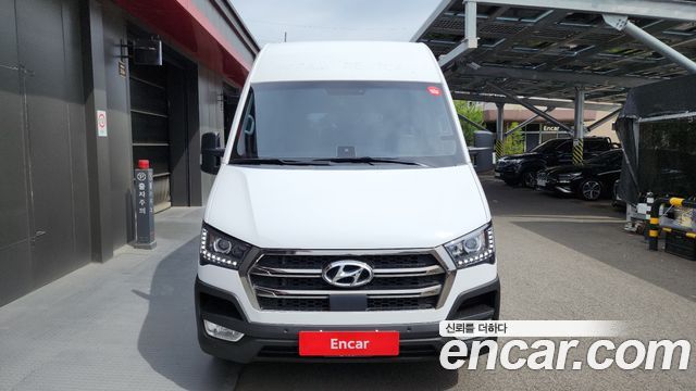 Hyundai Solati 15-seater Luxury - фото 2