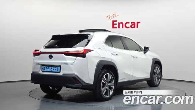 Lexus UX 2WD - фото 1