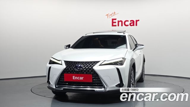 Lexus UX 2WD - фото 2