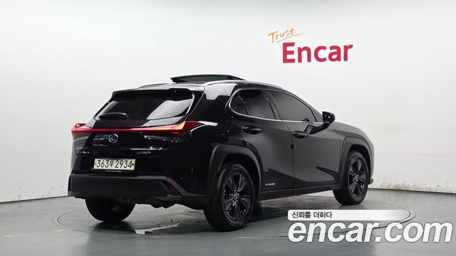 Lexus UX 2.0 2WD - фото 1