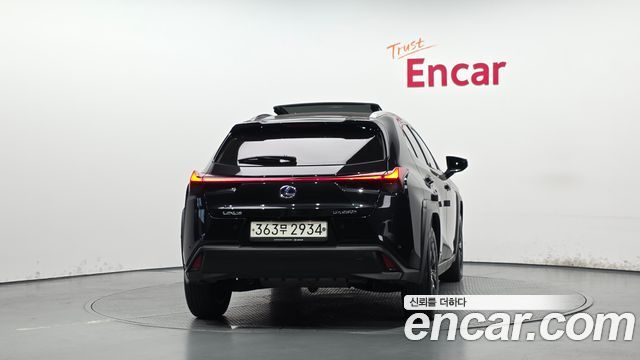 Lexus UX 2.0 2WD - фото 3