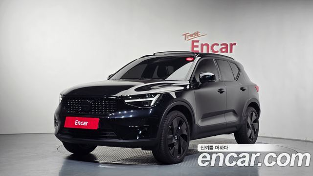 Volvo XC40 B4 Black Edition - фото 0