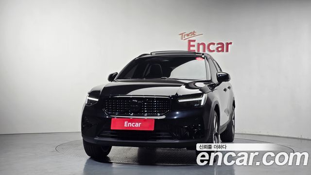 Volvo XC40 B4 Black Edition - фото 2