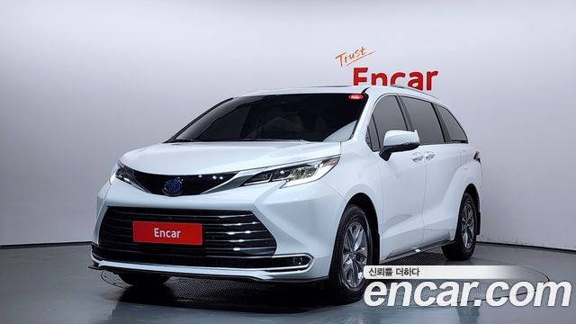 Toyota Sienna 4-го поколения 2.5 Hybrid AWD - фото 0