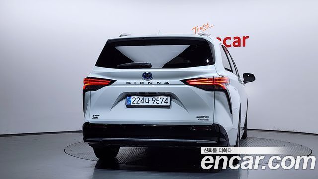 Toyota Sienna 4-го поколения 2.5 Hybrid AWD - фото 3